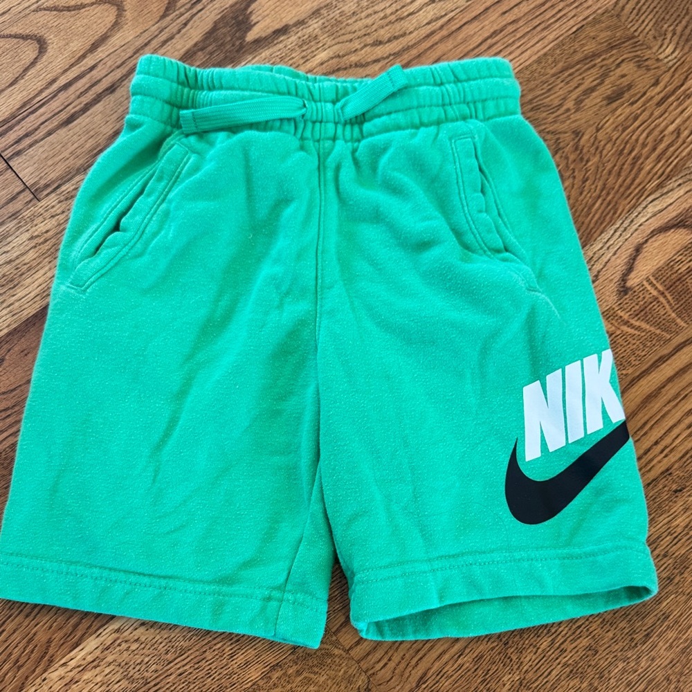 Nike Kids Vibrant Green Shorts Size Medium